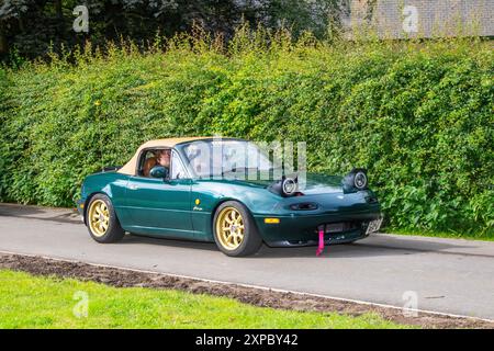 1996 90er Jahre Mazda MX-5 Monaco, Green Car Roadster Benzinmotor mit 1598 ccm, 2D Cabriolet; Ankunft in Worden Park Motor Village für das Leyland Festival, Großbritannien Stockfoto