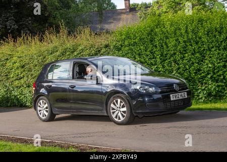 2012 Black VW Volkswagen Golf Match TDI, Car Hatchback Dieselmotor 1598 ccm; Ankunft in Worden Park Motor Village für das Leyland Festival, Großbritannien Stockfoto