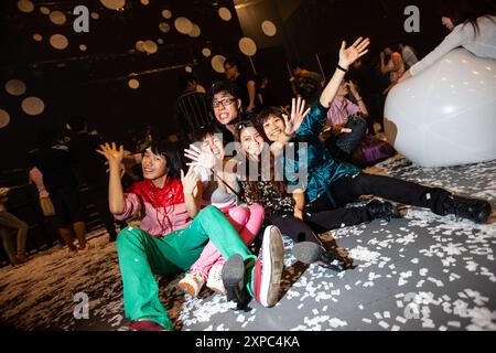 Asiatische Popfans bei Mika-Konzerten. Stockfoto