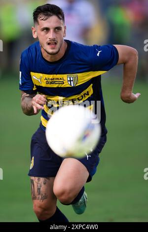 Parma, Italien. 4. August 2024. Emanuele Valeri von Parma Calcio in Aktion während des Freundschaftsfußballspiels zwischen Parma Calcio und Atalanta BC. Parma Calcio gewann 4-1 gegen Atalanta BC. Quelle: Nicolò Campo/Alamy Live News Stockfoto