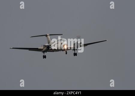 Kanagawa, Japan. 31. Juli 2024. Ein Flugzeug der United States Navy (USN) Hawker Beechcraft UC12F Huron, das in der Nähe der NAF Atsugi flog. (Credit Image: © Damon Coulter/SOPA Images via ZUMA Press Wire) NUR REDAKTIONELLE VERWENDUNG! Nicht für kommerzielle ZWECKE! Stockfoto