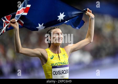 Nicola Olyslagers aus Australien feiert nach dem Gewinn der Silbermedaille im High Jump Women Finale während der Olympischen Spiele 2024 in Paris (Frankreich) am 4. August 2024. Stockfoto