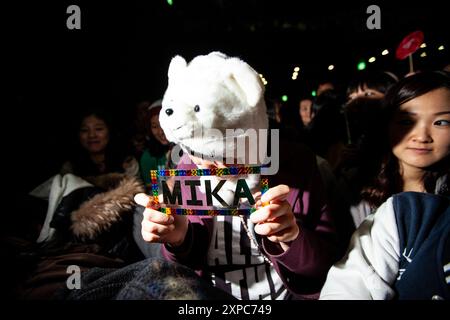 Asiatische Popfans bei Mika-Konzerten. Stockfoto