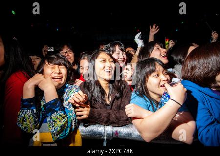 Asiatische Popfans bei Mika-Konzerten. Stockfoto