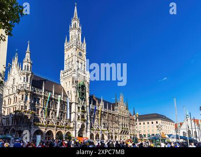 MÜNCHEN - 28. JULI 2024: Das neue Rathaus in München. Stockfoto