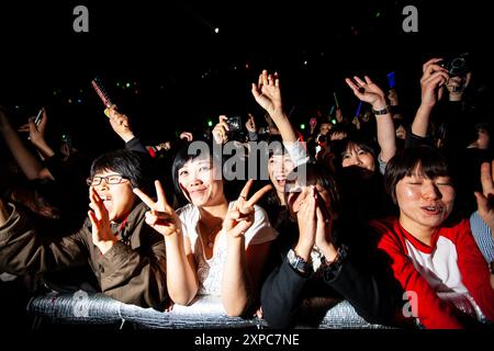 Asiatische Popfans bei Mika-Konzerten. Stockfoto