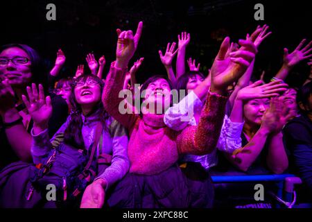 Asiatische Popfans bei Mika-Konzerten. Stockfoto