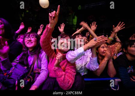 Asiatische Popfans bei Mika-Konzerten. Stockfoto