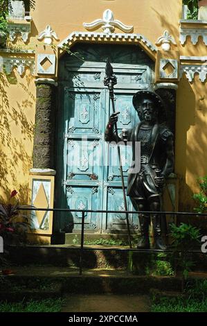 Das Archäologische Museum. Nach der britischen und portugiesischen Herrschaft wurde Goa am 30. Mai 1987 von der indischen Zentralregierung zum unionsgebiet erklärt. So hat Goa eine einzigartige Verschmelzung von hinduistischen, muslimischen und katholischen kulturellen Elementen in seiner Tradition. Sie finden alte Kirchen, die das perfekte Bild der tiefen religiösen Glaubensrichtungen der Goans bieten. Jeder kann seinen Lebensstil nach eigenem Wunsch verfolgen, im Gegensatz zum Rest Indiens, wo Tradition und Konservatismus ein untrennbarer Bestandteil seines Lebens sind. Panaji, Goa, Indien. Stockfoto