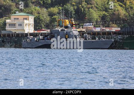 Sorsogon, Philippinen. 5. August 2024: BRP Federico Martir (PC-385), ein Küstenpatrouillenboot der philippinischen Marine, ist seit langem auf der Insel Palawan stationiert, der Westgrenze des Landes in der Nähe des maritimen Streitgebiets. Das Schiff, das jetzt in Bicol stationiert ist, ist Teil der Littoral Combat Force (Küstenschutz, Patrouille & Interdiction Missionen). Diese Woche besuchten die US-Außenminister den Archipel, um 500 Millionen US-Dollar an Militärhilfe zur Stärkung der PH-Verteidigung, zur Modernisierung der Streitkräfte und der Küstenwache zu verkünden, während die Spannungen im Südchinesischen Meer wachsen. Quelle: Kevin Izorce/Alamy Live News Stockfoto