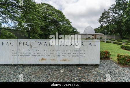 Manila Bay, Philippinen. August 2024: Das Pacific war Memorial auf Corregidor Island wurde 1968 von der Regierung der Vereinigten Staaten errichtet, um an philippinische und amerikanische Soldaten zu erinnern, die während des Zweiten Weltkriegs starben. Es war das erste amerikanische Monument auf philippinischem Boden, seit die USA die Unabhängigkeit des Landes anerkennen. Diese Woche besuchten die US-Außenminister den Archipel, um 500 Millionen US-Dollar an Militärhilfe zur Stärkung der Verteidigung von PH, zur Modernisierung der philippinischen Armee und Küstenwache anzukündigen. Sie unterstrichen den gegenseitigen Verteidigungsvertrag, der auf der historischen Allianz und Freundschaft beruhte. Quelle: Kevin Izorce/Alamy Live News Stockfoto