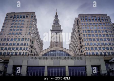 Das Foto vom Terminal Tower, dem ehemaligen höchsten Wolkenkratzer der USA, ein berühmtes Wahrzeichen der Art déco-Architektur in Cleveland, Ohio. Stockfoto