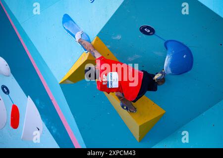 GINES LOPEZ Alberto aus Spanien Sport Climbing Herren Boulder & Lead, Semifinale Boulder während der Olympischen Spiele Paris 2024 am 5. August 2024 im Sportkletterzentrum Le Bourget in Le Bourget, Frankreich - Foto Gregory Lenormand/DPPI Media/Panorama Credit: DPPI Media/Alamy Live News Stockfoto