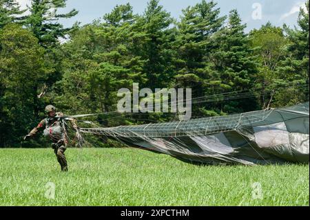 Leapfest ist eine vom National Guard Bureau gesponserte Veranstaltung, die 1982 von der 19th Special Forces Group entwickelt wurde. Es ist ein internationaler Fallschirmspringer Stockfoto