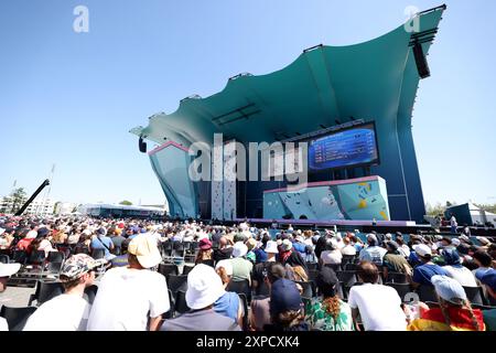 Paris, Frankreich. August 2024. Olympische Spiele in Paris: Schnellklettern für Damen – Allgemeine Ansicht des Wettkampfs für Damen im Sportklettern Le Bourget in Paris, Frankreich. Während des 10. Tages der Olympischen Spiele 2024 in Paris, Frankreich. Quelle: Adam Stoltman/Alamy Live News Stockfoto
