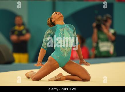 Paris, Frankreich. August 2024. Rebeca Andrade (Brasilien) tritt beim Floor Final für Frauen in der Bercy Arena in Paris an. Quelle: Ulrik Pedersen/Alamy Live News Stockfoto