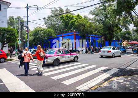 Frida Kahlo Museum in Coyoacán, einem der wichtigsten Touristenzentren von Mexiko City. (Foto: Luis Gutierrez Norte) Museo Frida Khalo Coyoacán pueblo, Centro Turísticos más importantes de la Ciudad de México.​ ​ ​ (Foto: Luis Gutierrez Norte) Stockfoto