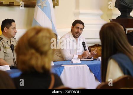 GYE GOVERNADOR VENEZOLANOS Guayaquil, Montag, 05. August 2024 der Gouverneur von Guayas, Vicente Auad, hält hinter verschlossenen Türen ein Treffen mit venezolanischen Bürgern ab. CÃ sar Munoz API Guayaquil Guayaquil Guayaquil Guayaquil Guayaquil Guayas Ecuador POL GYE GOVERNADOR VENEZOLANOS a67a2a805764ca77b6337def24e7ca66 Copyright: xCÃ sarxMunozx Stockfoto