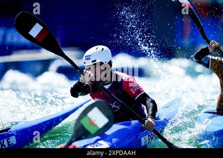 Vaires Sur Marne, Frankreich. August 2024. Camille PRIGENT aus Frankreich tritt im Viertelfinale des Kanu-Slalomwettbewerbs im Nautikstadion Vaires-sur-Marne in Vaires-sur-Marne während der Olympischen Spiele 2024 am 5. August 2024 an. Foto: Julien Poupart/ABACAPRESS. COM Credit: Abaca Press/Alamy Live News Stockfoto