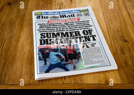 4. August 2024. Titelzeile von Summer of Discontent in the Mail am Sonntag nach rechtsextremen Unruhen in Großbritannien. Stockfoto