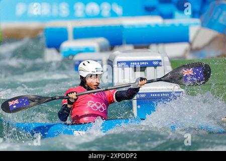 Vaires Sur Marne. August 2024. Noemie Fox aus Australien tritt beim Kanu-Slalom-Kajak-Cross-Finale der Frauen bei den Olympischen Spielen 2024 in Vaires-sur-Marne, Frankreich, am 5. August 2024 an. Quelle: Shen Bohan/Xinhua/Alamy Live News Stockfoto