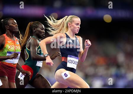 Keely Hodgkinson aus Großbritannien beim 800-m-Finale der Frauen im Stade de France am zehnten Tag der Olympischen Spiele 2024 in Paris. Bilddatum: Montag, 5. August 2024. Stockfoto