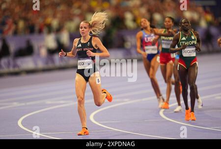 5. August 2024: Keely Hodgkinson (Großbritannien) gewinnt Gold beim 800-m-Finale der Frauen am 10. Tag der Olympischen Spiele in Stade de France, Paris. Ulrik Pedersen/CSM. Quelle: Cal Sport Media/Alamy Live News Stockfoto