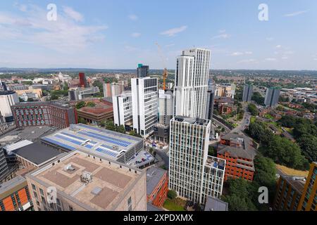 Ein Blick auf das Cirrus Point Gebäude, das derzeit im Bau im Stadtzentrum von Leeds ist und für kurze Zeit das höchste Gebäude in Yorkshire sein wird. Stockfoto