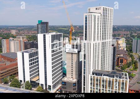 Ein Blick auf das Cirrus Point Gebäude, das derzeit im Bau im Stadtzentrum von Leeds ist und für kurze Zeit das höchste Gebäude in Yorkshire sein wird. Stockfoto