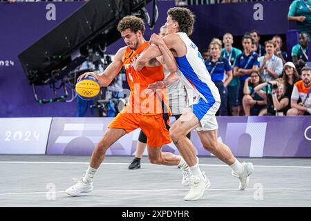 Paris, Frankreich. August 2024. PARIS, FRANKREICH - 5. AUGUST: Jan Driessen aus den Niederlanden dribbelt während des 3x3 Basketball - Olympischen Spielen Paris 2024 am 10. Tag in der Esplanade des Invalides am 5. August 2024 in Paris. (Foto von Andre Weening/Orange Pictures) Credit: Orange Pics BV/Alamy Live News Stockfoto