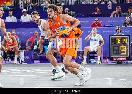 Paris, Frankreich. August 2024. PARIS, FRANKREICH - 5. AUGUST: Jan Driessen aus den Niederlanden dribbelt während des 3x3 Basketball - Olympischen Spielen Paris 2024 am 10. Tag in der Esplanade des Invalides am 5. August 2024 in Paris. (Foto von Andre Weening/Orange Pictures) Credit: Orange Pics BV/Alamy Live News Stockfoto