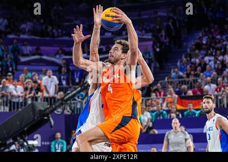 Paris, Frankreich. August 2024. PARIS, FRANKREICH - 5. AUGUST: Jan Driessen von den Niederlanden schießt während des 3x3 Basketball - Olympischen Spielen Paris 2024 zwischen den Niederlanden und Frankreich am 10. Tag in der Esplanade des Invalides am 5. August 2024 in Paris. (Foto von Andre Weening/Orange Pictures) Credit: Orange Pics BV/Alamy Live News Stockfoto