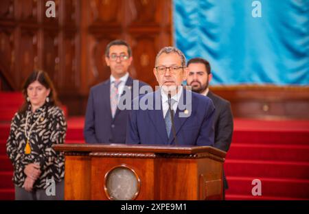 Guatemala-Stadt, Guatemala-Stadt, Guatemala. August 2024. Der Präsident Guatemalas, BERNARDO AREVALO, sprach sich zu einem Audio-Zirkulation in den sozialen Medien aus, in dem ein Gespräch mit dem ehemaligen Kommunikationsminister JAZMIN DE LA VEGA gezeigt wird, der im Mai letzten Jahres entlassen wurde, weil er sich nicht an ihr erteilte Anweisungen gehalten hatte. (Kreditbild: © Fernando Chuy/ZUMA Press Wire) NUR REDAKTIONELLE VERWENDUNG! Nicht für kommerzielle ZWECKE! Quelle: ZUMA Press, Inc./Alamy Live News Stockfoto