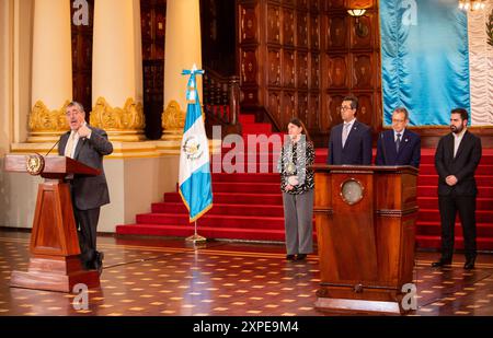 Guatemala-Stadt, Guatemala-Stadt, Guatemala. August 2024. Der Präsident Guatemalas, BERNARDO AREVALO, sprach sich zu einem Audio-Zirkulation in den sozialen Medien aus, in dem ein Gespräch mit dem ehemaligen Kommunikationsminister JAZMIN DE LA VEGA gezeigt wird, der im Mai letzten Jahres entlassen wurde, weil er sich nicht an ihr erteilte Anweisungen gehalten hatte. (Kreditbild: © Fernando Chuy/ZUMA Press Wire) NUR REDAKTIONELLE VERWENDUNG! Nicht für kommerzielle ZWECKE! Quelle: ZUMA Press, Inc./Alamy Live News Stockfoto