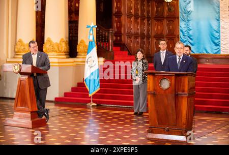 Guatemala-Stadt, Guatemala-Stadt, Guatemala. August 2024. Der Präsident Guatemalas, BERNARDO AREVALO, sprach sich zu einem Audio-Zirkulation in den sozialen Medien aus, in dem ein Gespräch mit dem ehemaligen Kommunikationsminister JAZMIN DE LA VEGA gezeigt wird, der im Mai letzten Jahres entlassen wurde, weil er sich nicht an ihr erteilte Anweisungen gehalten hatte. (Kreditbild: © Fernando Chuy/ZUMA Press Wire) NUR REDAKTIONELLE VERWENDUNG! Nicht für kommerzielle ZWECKE! Quelle: ZUMA Press, Inc./Alamy Live News Stockfoto