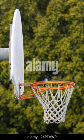 Verwitterter Basketballkorb aus nächster Nähe Stockfoto