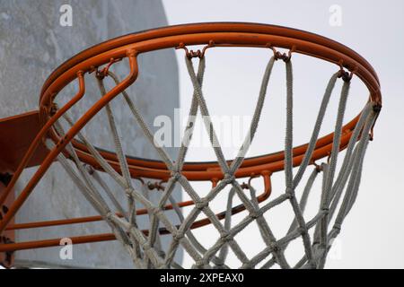 Verwitterter Basketballkorb aus nächster Nähe Stockfoto