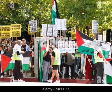 „Rally for Return: All out for Gaza“ vor dem israelischen Generalkonsulat am 14. Oktober 2023 in Los Angeles. Foto: Raquel G. Frohlich. Stockfoto