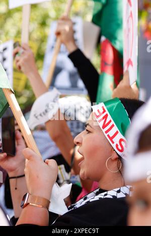 „Rally for Return: All out for Gaza“ vor dem israelischen Generalkonsulat am 14. Oktober 2023 in Los Angeles. Foto: Raquel G. Frohlich. Stockfoto