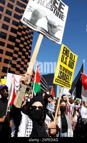 „Rally for Return: All out for Gaza“ vor dem israelischen Generalkonsulat am 14. Oktober 2023 in Los Angeles. Foto: Raquel G. Frohlich. Stockfoto