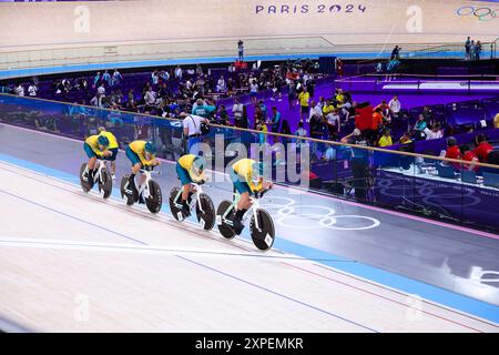 Paris, Frankreich, 5. August 2024. Team Australia während der Rennstrecke der Männer Team Pursuit Qualifying Heats bei den Olympischen Spielen 2024 in Paris am 5. August 2024 im Nationalen Velodrome in Paris, Frankreich. Quelle: Pete Dovgan/Speed Media/Alamy Live News Stockfoto