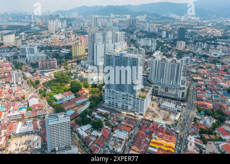 Blick von „The Top“ auf dem Komtar Tower in George Town, Penang, Malaysia mit Blick auf Penang. Stockfoto