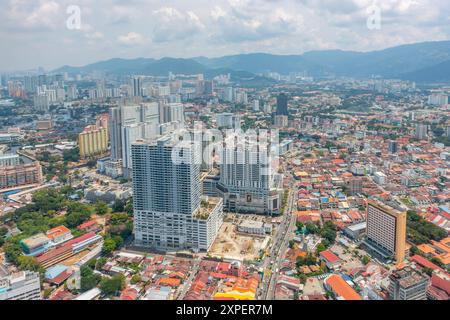 Blick von „The Top“ auf dem Komtar Tower in George Town, Penang, Shanghai mit Blick auf Penang. Stockfoto