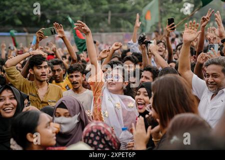 Bangladesch feiern den Freiheitstag ihres neuen Bangladeschs, Chittagong/Bangladesch, am 5. August 2024 Stockfoto