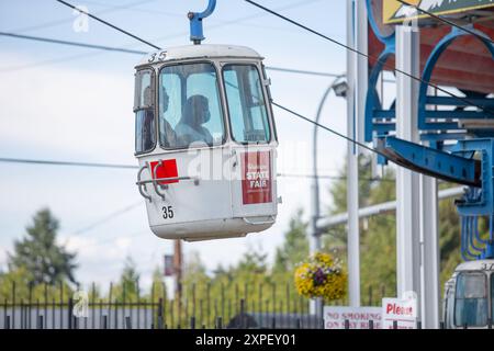 Puyallup, Washington, Vereinigte Staaten - 13. September 2021: Blick auf Skyride-Gondeln auf der Washington State Fair. Stockfoto