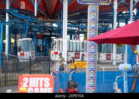 Puyallup, Washington, Vereinigte Staaten - 13. September 2021: Blick auf Skyride-Gondeln auf der Washington State Fair. Stockfoto