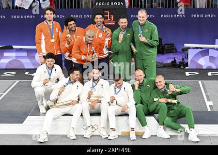 Lucas Dussoulier, Timothe Vergiat, Jules Rambaut, Franck Seguela aus Frankreich Silbermedaille, Jan Driessen, DiMeo Van der Horst, Arvin Slagter, würdige de Jong aus den Niederlanden Goldmedaille, Sarunas Vingelis, Gintautas Matulis, Aurelijus Pukelis, Evaldas Dziaugys aus Litauen Bronzemedaille, 3x3 Basketball, Männer's während der Olympischen Spiele 2024 in Paris am 5. August 2024 in La Concorde in Paris, Frankreich Stockfoto