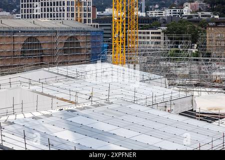 Ausblick vom Infoturm Sturttgart, ITS, auf die Baustelle des neuen Hauptbahnhofs. Unter den Zelten werden die Lichtaugen montiert. // 03.08.2024: Stuttgart, Baden-Württemberg, Deutschland *** Blick vom Sturttgart-Informationsturm ITS auf die Baustelle des neuen Hauptbahnhofs sind die Lichtaugen unter den Zelten 03 08 2024 Stuttgart, Baden Württemberg, Deutschland installiert Stockfoto