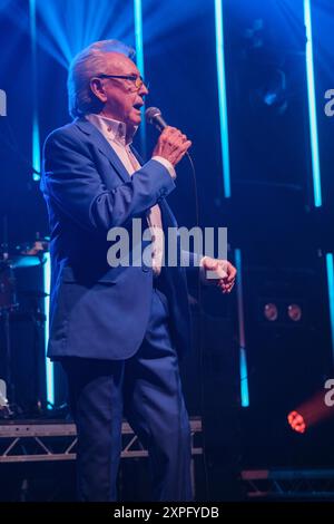 Tony Christie tritt beim Wickham Festival in Hampshire auf. August 2024 Stockfoto