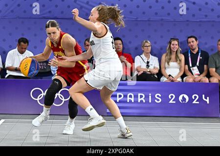 Paris, Frankreich. August 2024. Spanien Sandra Ygueravide (13) und Deutschland Svenja Brunckhorst (21) während der Olympischen Spiele 2024 am 5. August 2024 in Paris. Foto: Laurent Zabulon/ABACAPRESS. COM Credit: Abaca Press/Alamy Live News Stockfoto